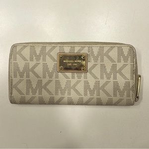 Micheal Kors Wallet